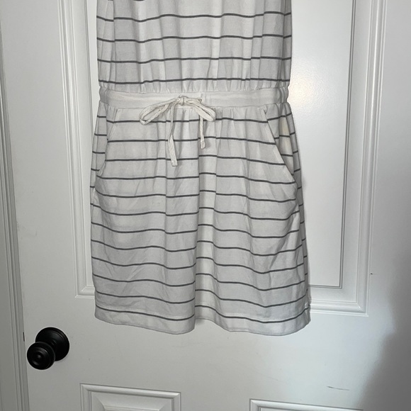Lou & Grey casual dress with pockets and drawstring - Picture 5 of 5